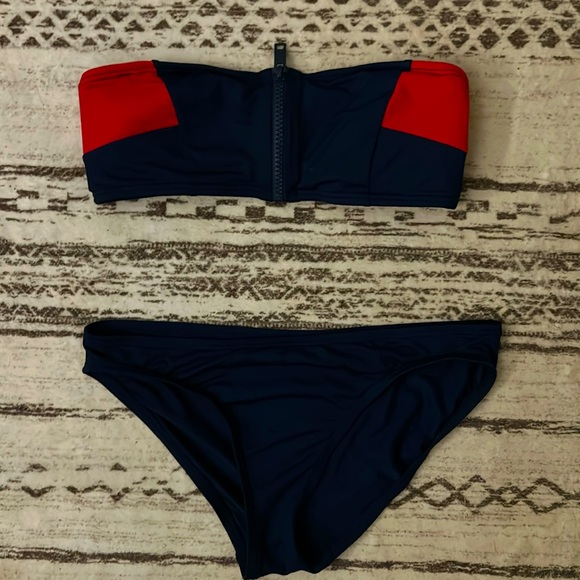 NWOT DKNY strapless swimsuit red and navy size XS - Picture 3 of 7